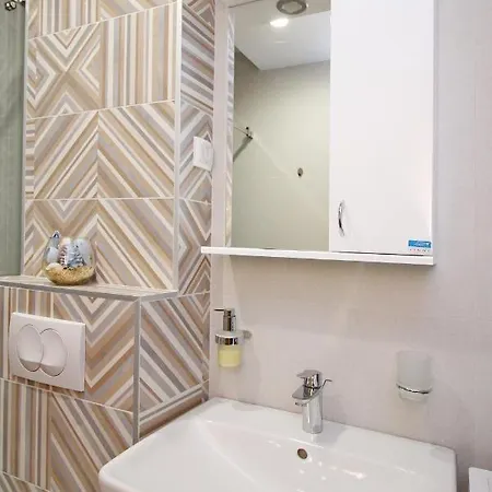 アパート Laki ズラティボール