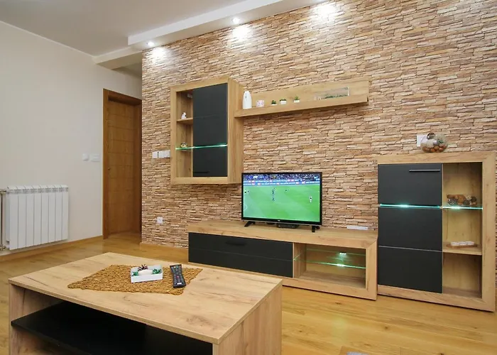 Laki 兹拉蒂博尔