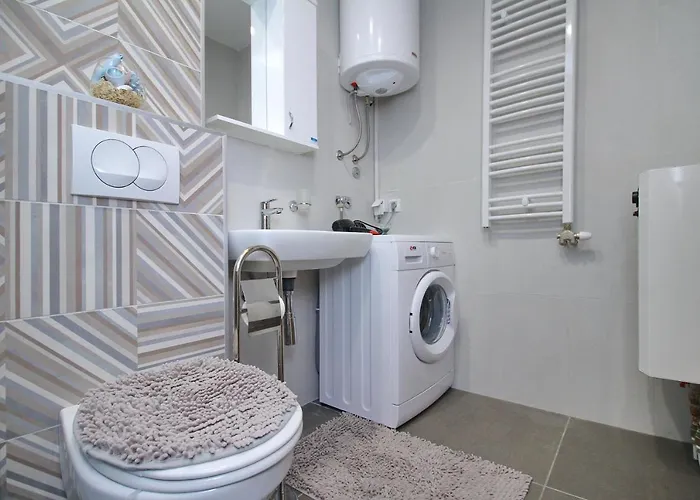 Laki 兹拉蒂博尔